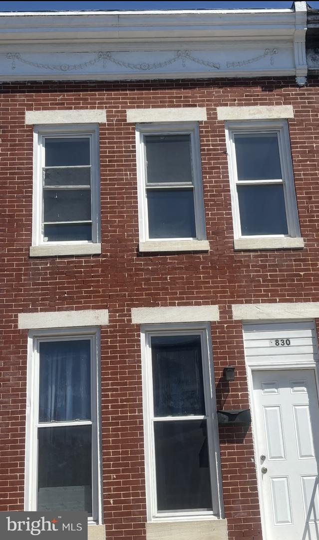 1830 Penrose Ave Property Photo 1