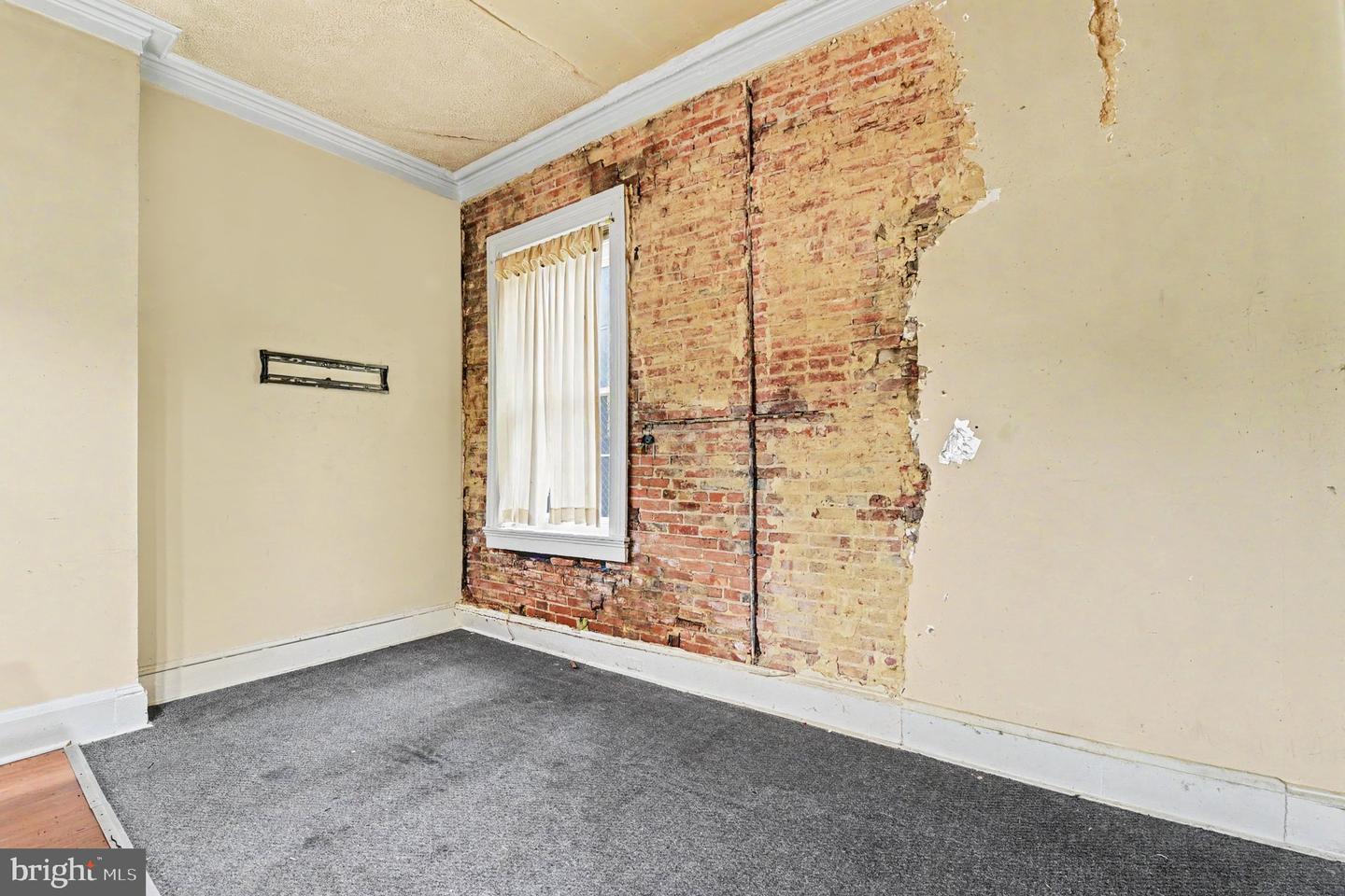 1313 W Fayette St Property Photo 23