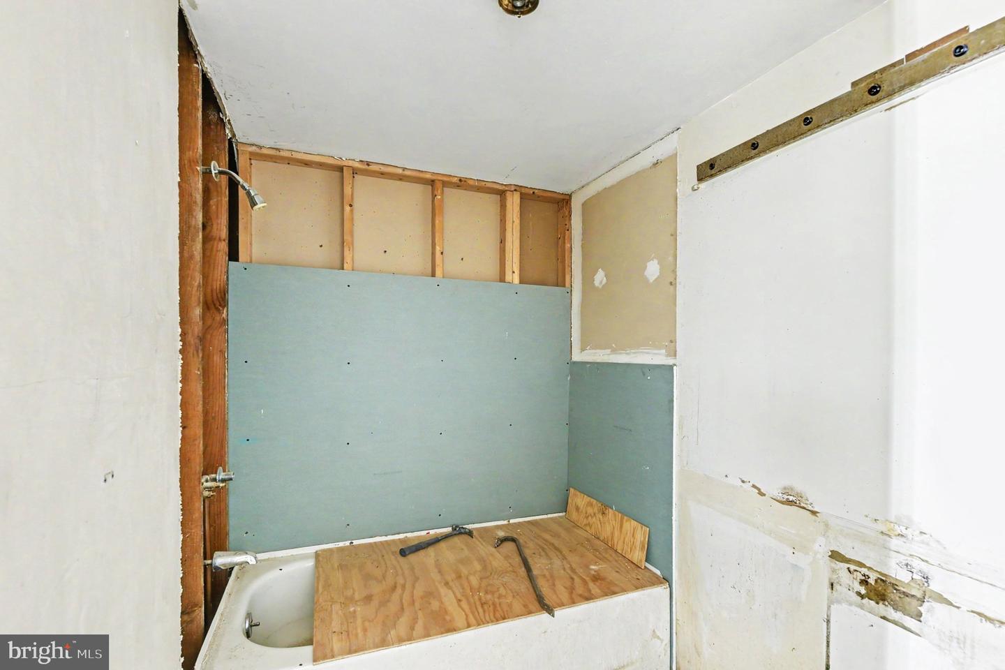 1313 W Fayette St Property Photo 41