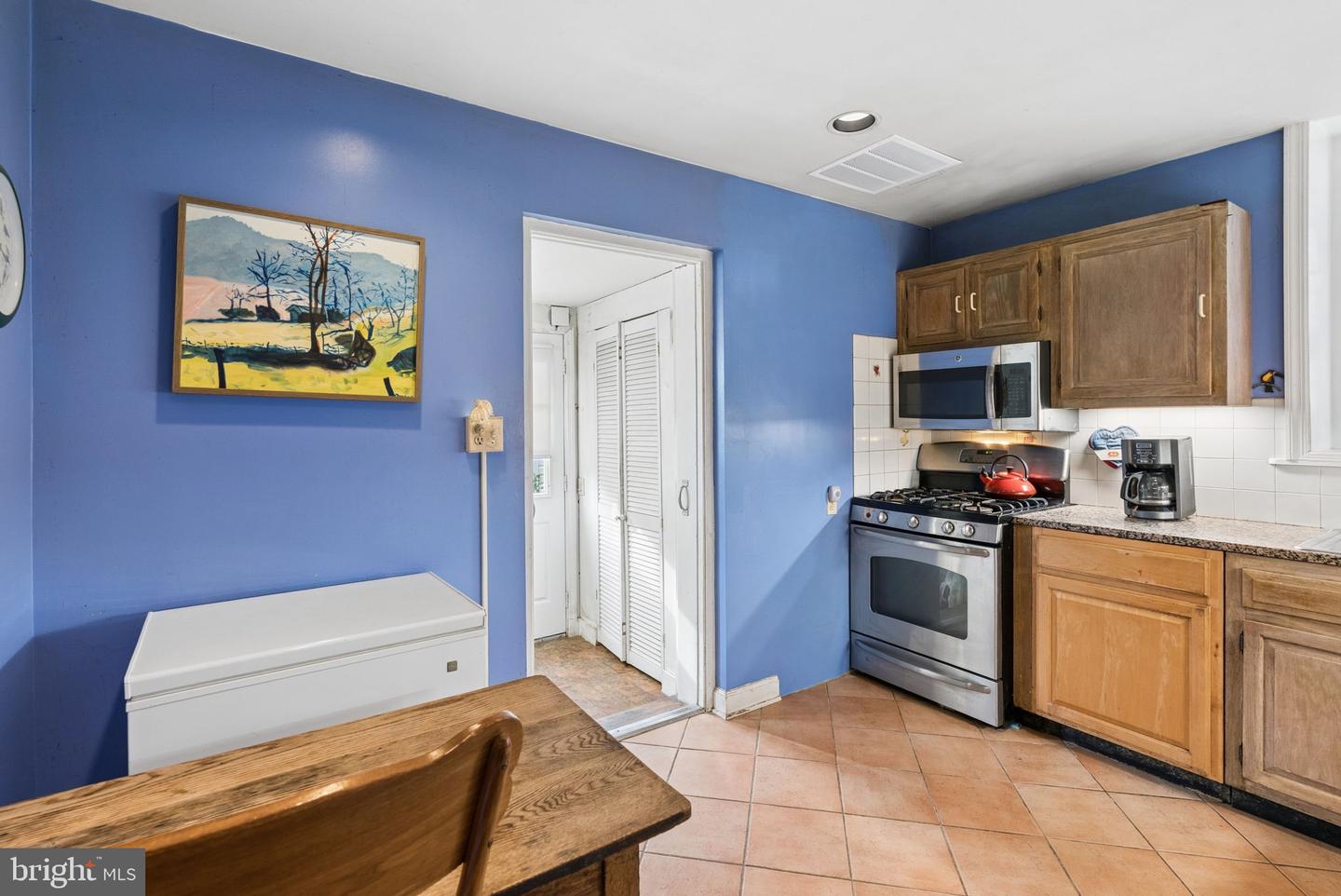 710 Puritan St Property Photo 22
