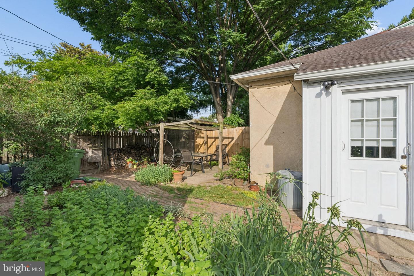 710 Puritan St Property Photo 44