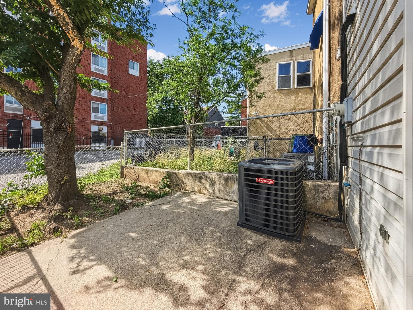 916 Bevan St Property Photo 11