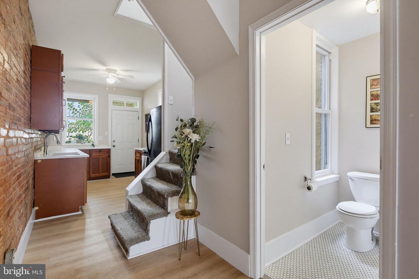2837 Huntingdon Ave Property Photo 6
