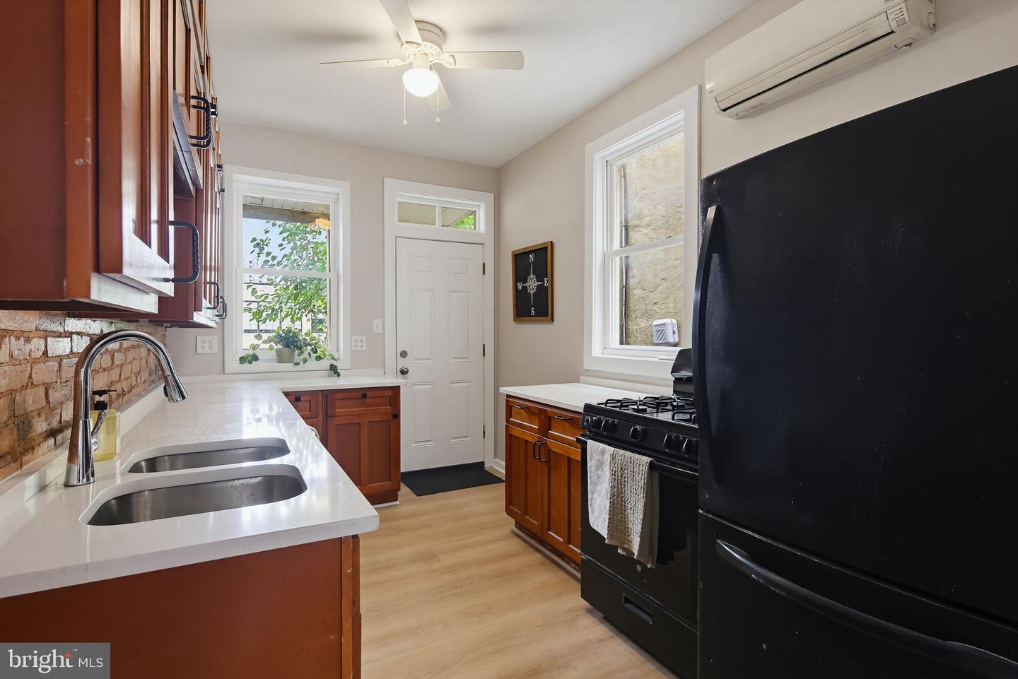 2837 Huntingdon Ave Property Photo 7