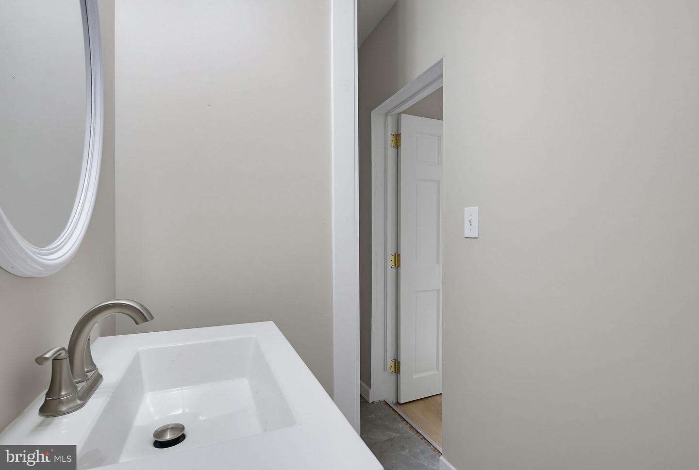 2837 Huntingdon Ave Property Photo 25