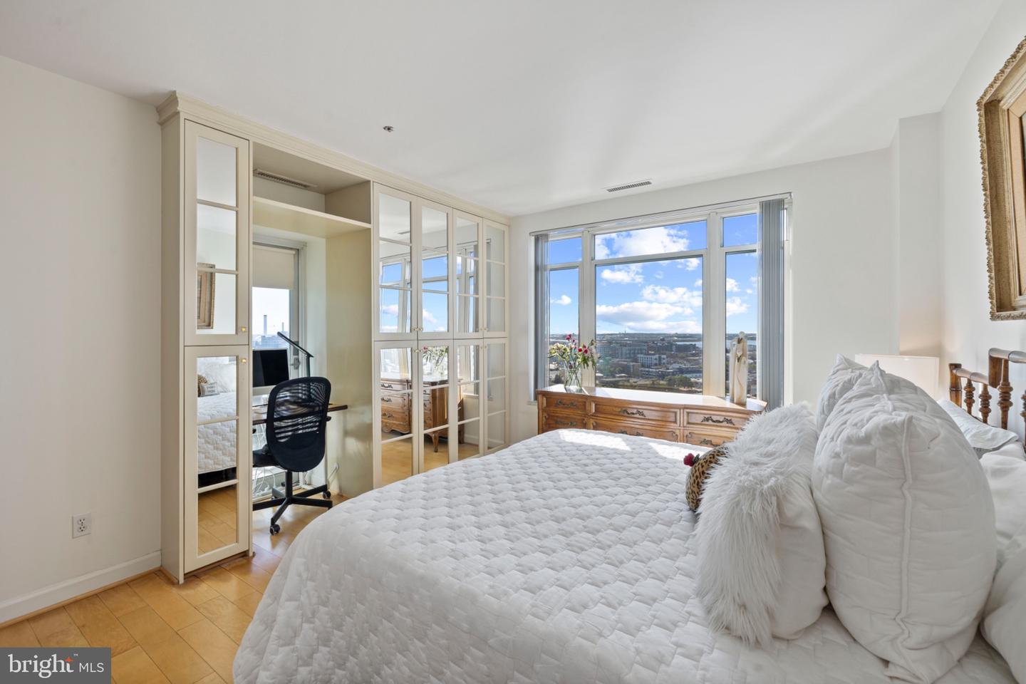 100 Harborview Dr #1708 Property Photo 12