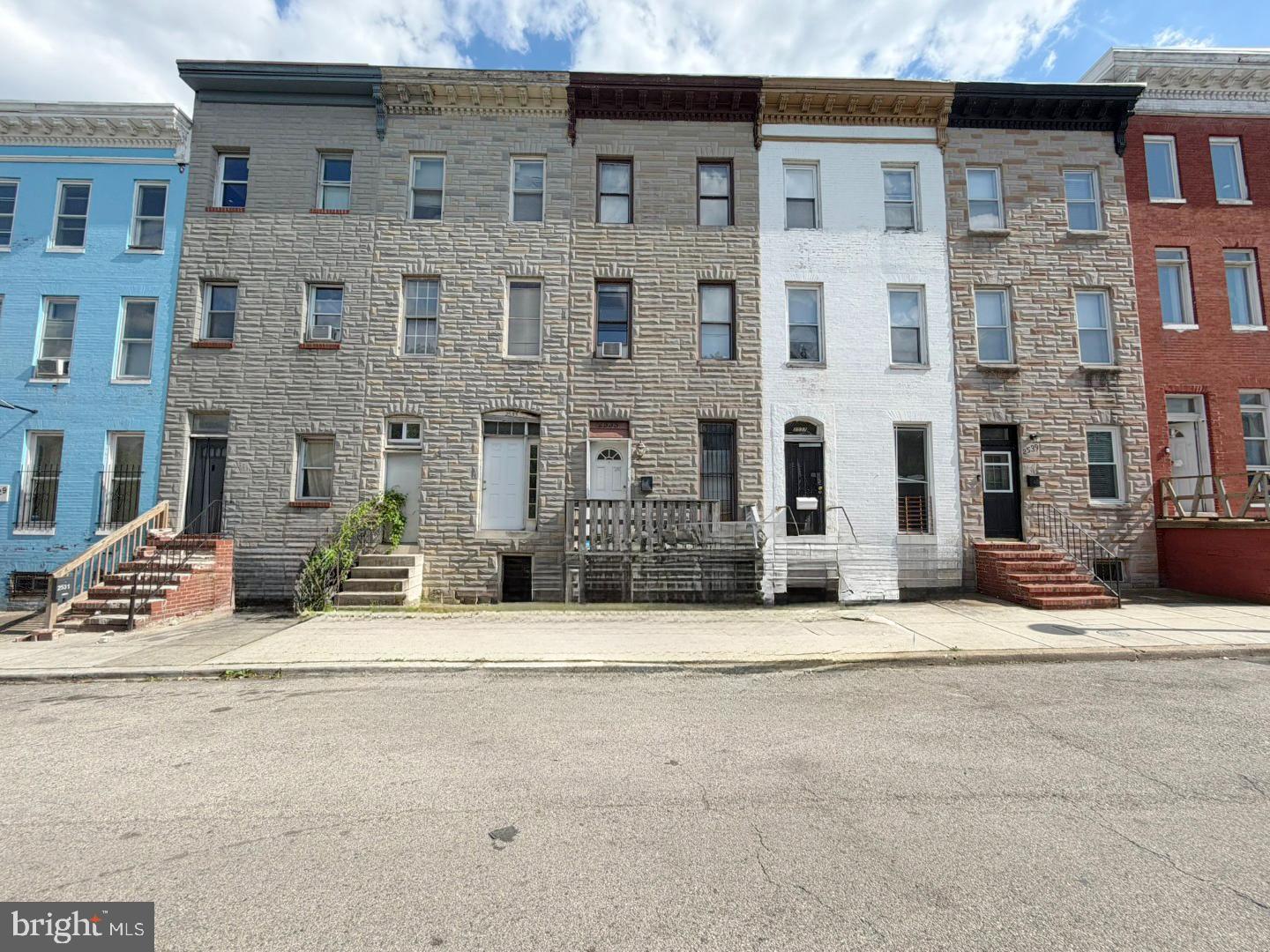2535 Ashton St Property Photo 1