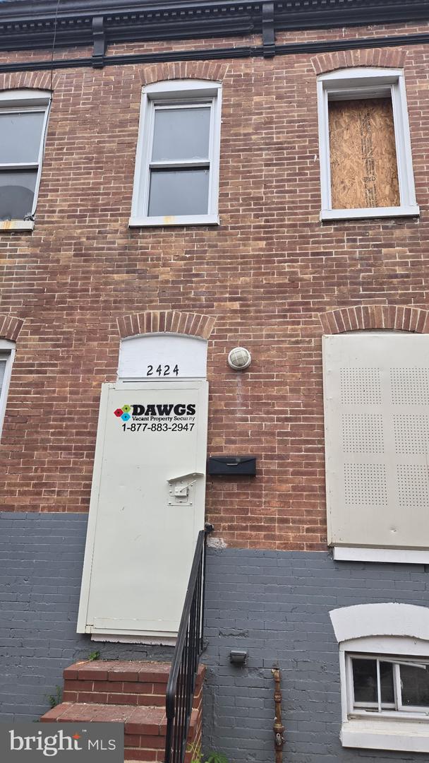 2424 ETTING ST Property Photo 1