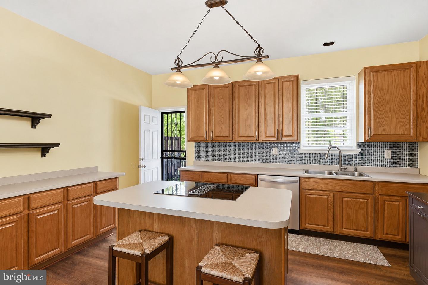1361 N Gilmor St Property Photo 4
