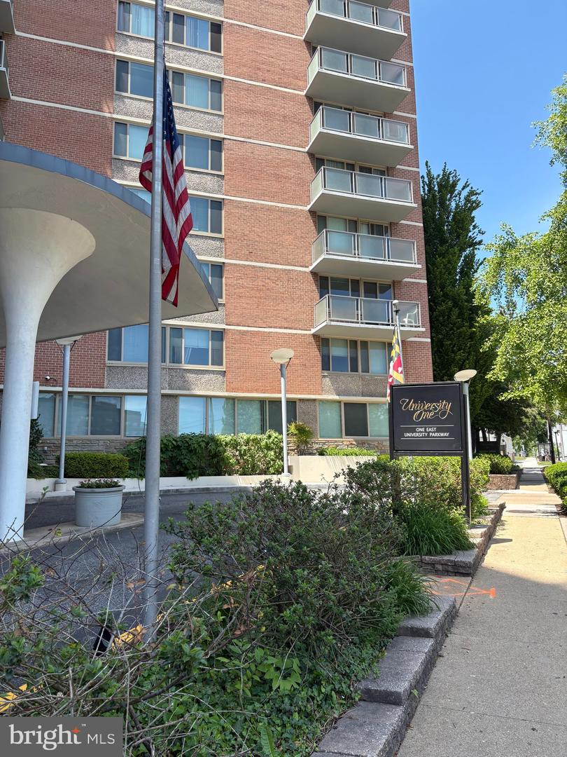 1 E University Pkwy #1302 Property Photo 1