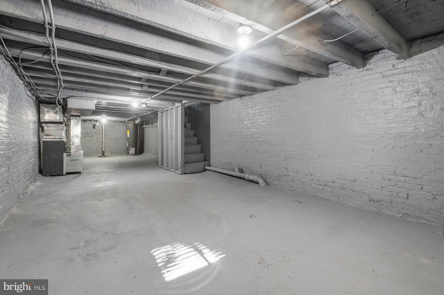 706 N Milton Ave Property Photo 15