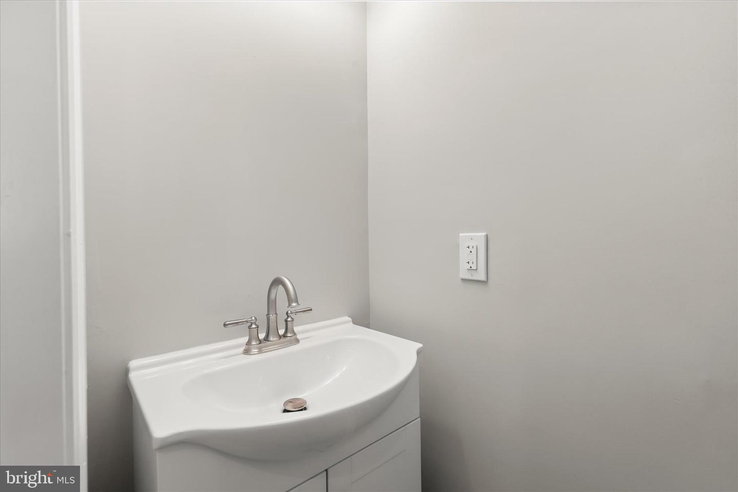 3922 Mount Pleasant Ave Property Photo 13