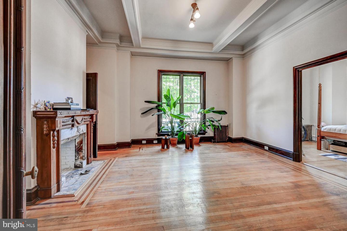 700 Washington Pl #1b Property Photo 7