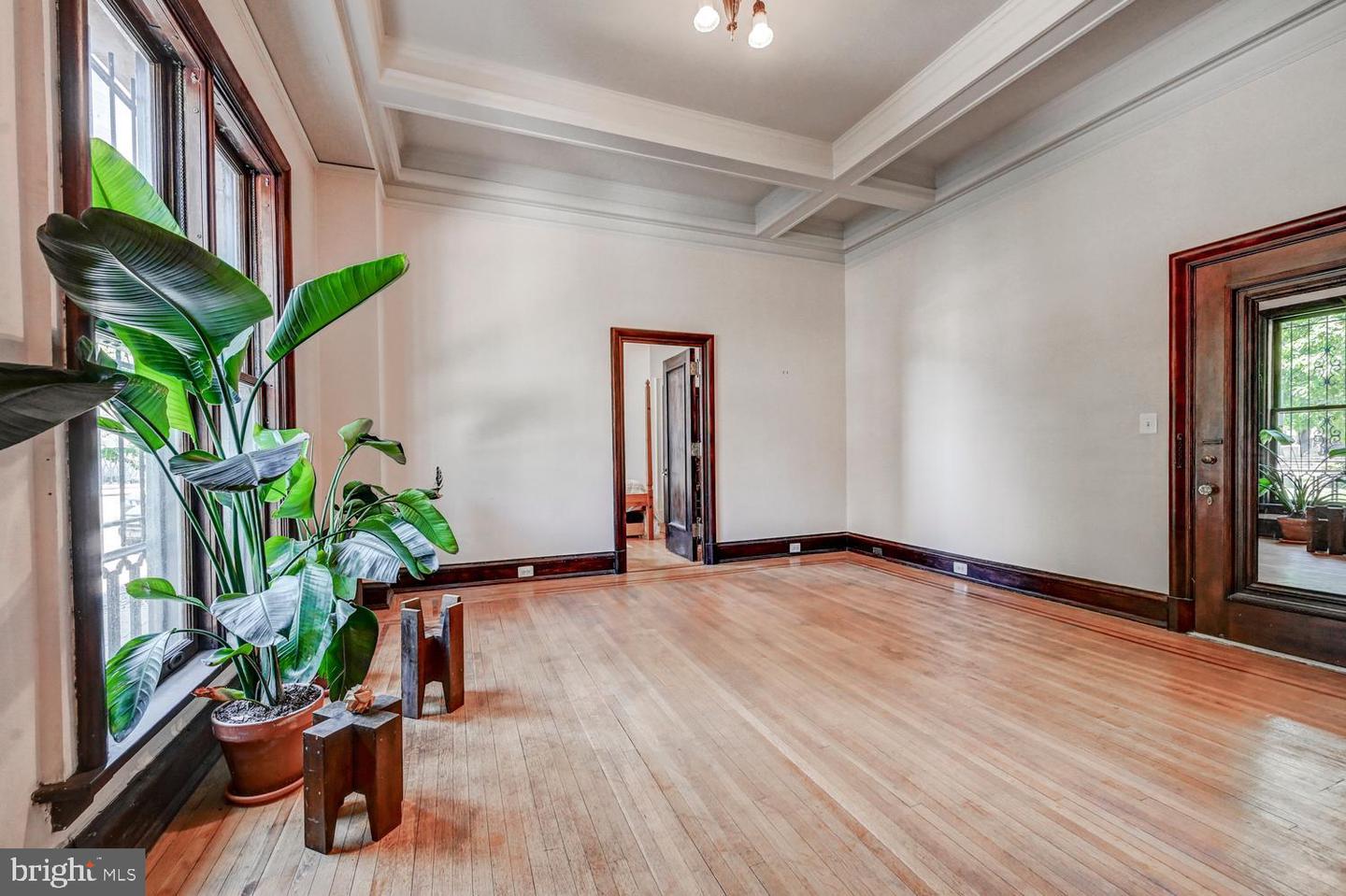 700 Washington Pl #1b Property Photo 16