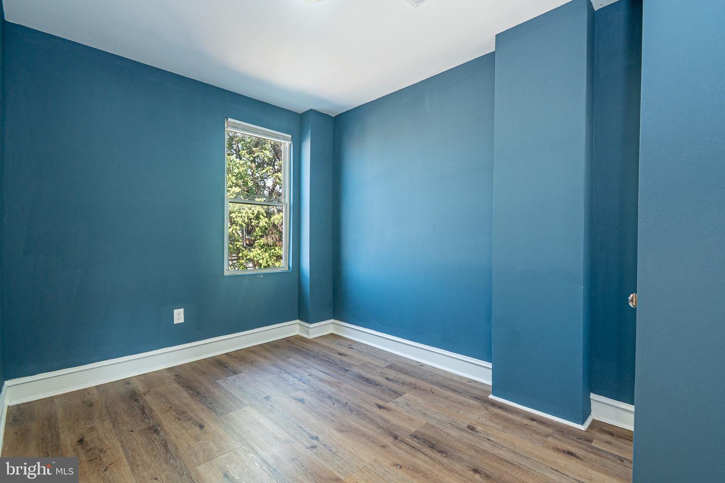 1218 N Curley St Property Photo 10