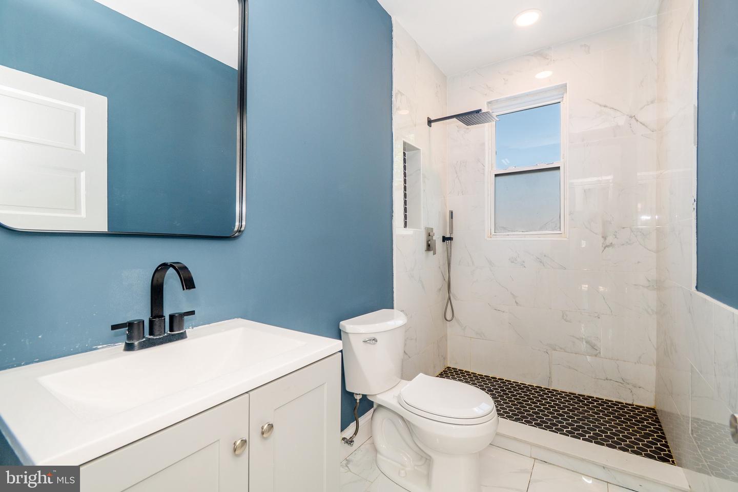 1218 N Curley St Property Photo 11