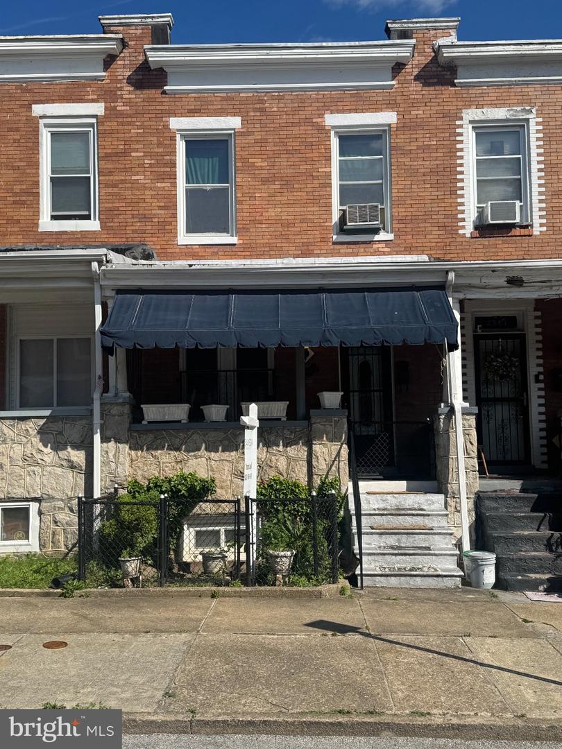 2545 ROBB ST Property Photo 1