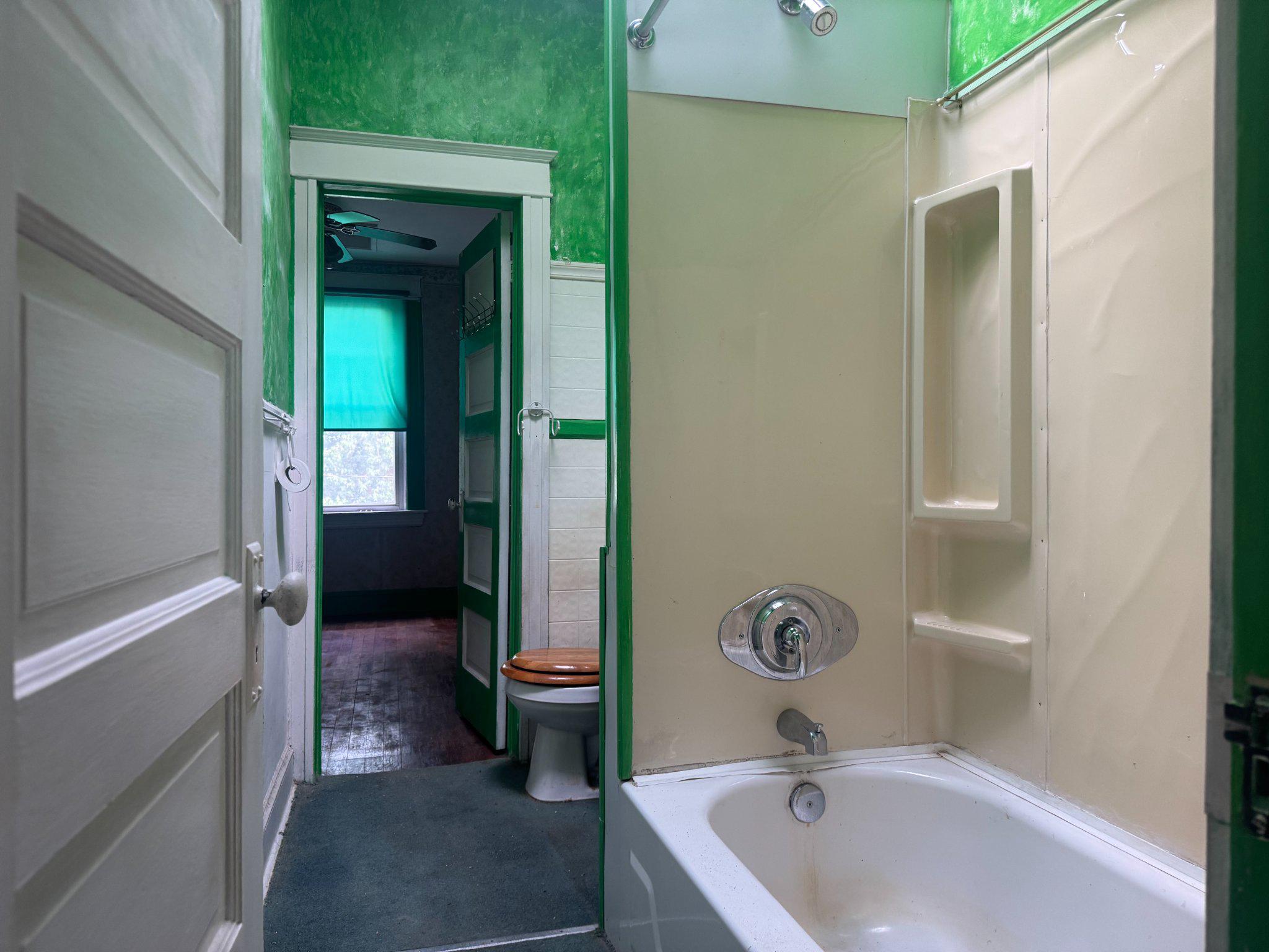 2545 Robb St Property Photo 7