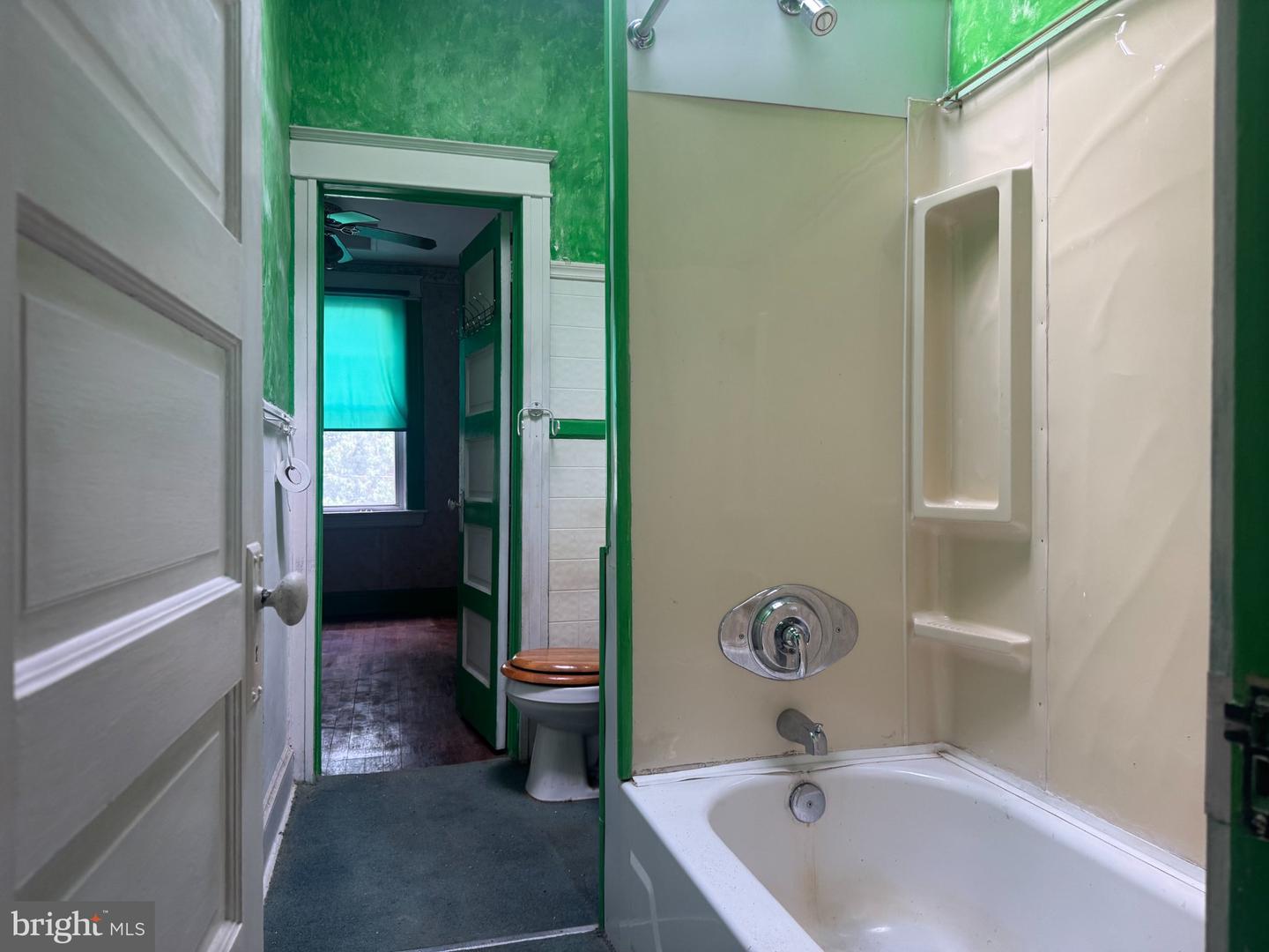 2545 Robb St Property Photo 9