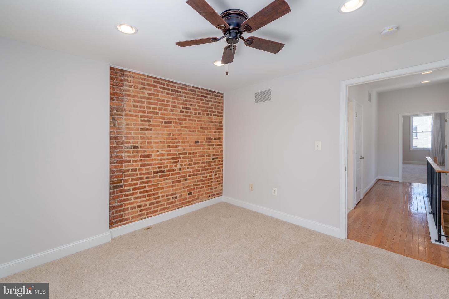 3233 Foster Ave Property Photo 25