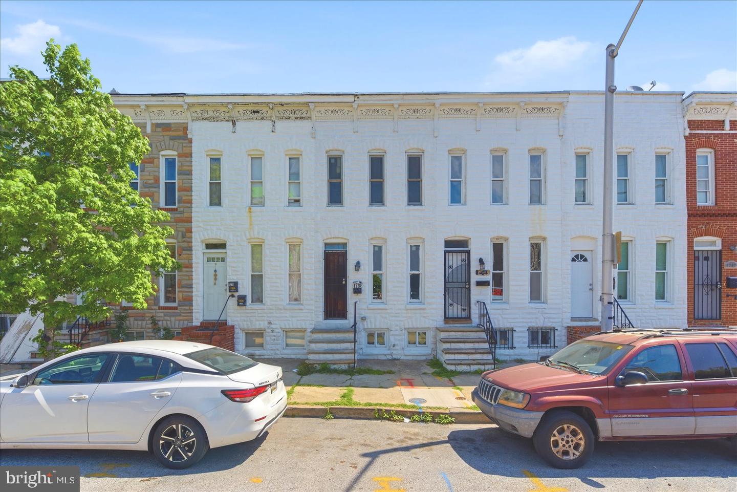1208 W CROSS ST Property Photo 1