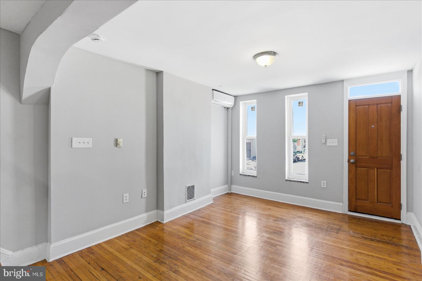 1208 W Cross St Property Photo 7