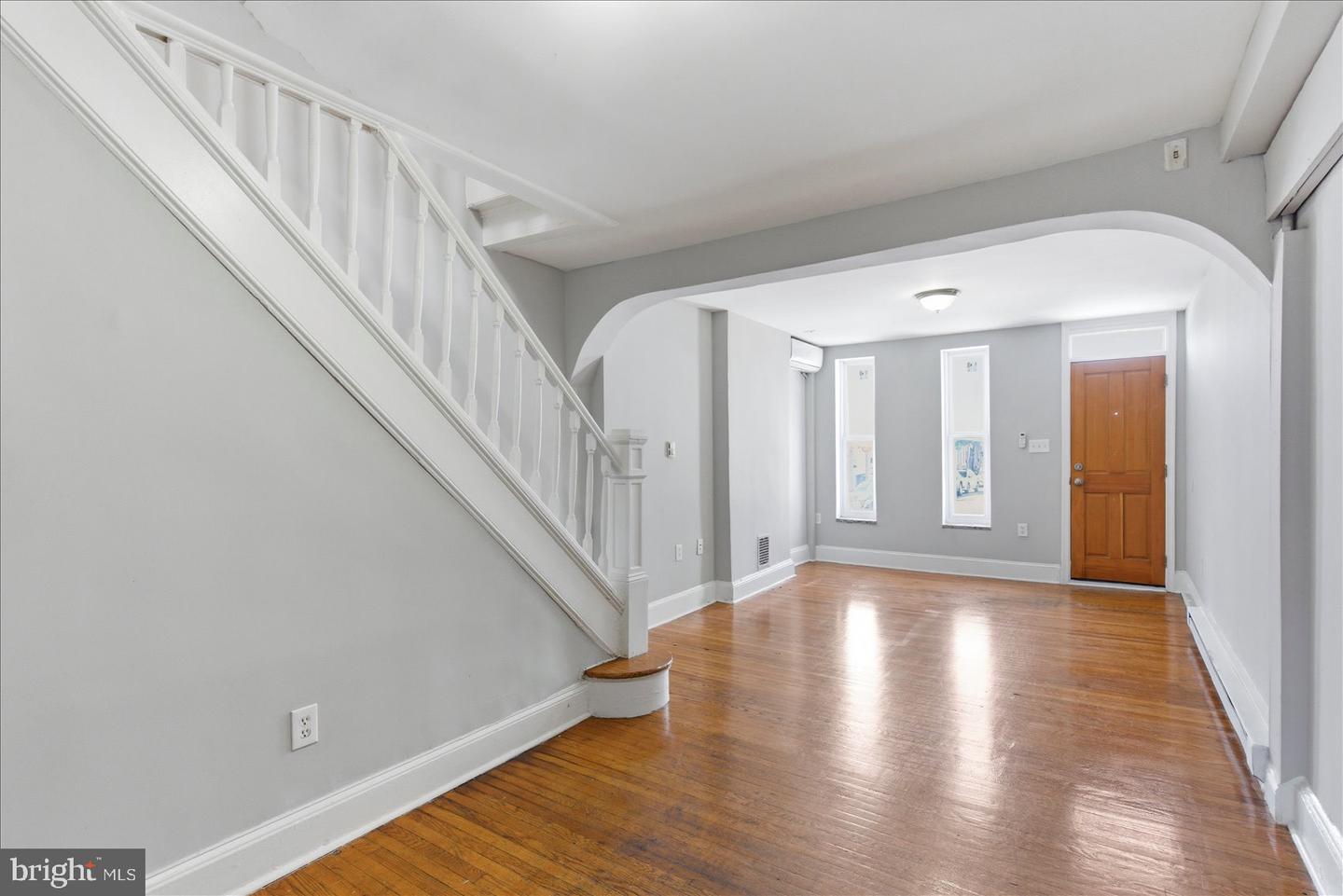 1208 W Cross St Property Photo 14