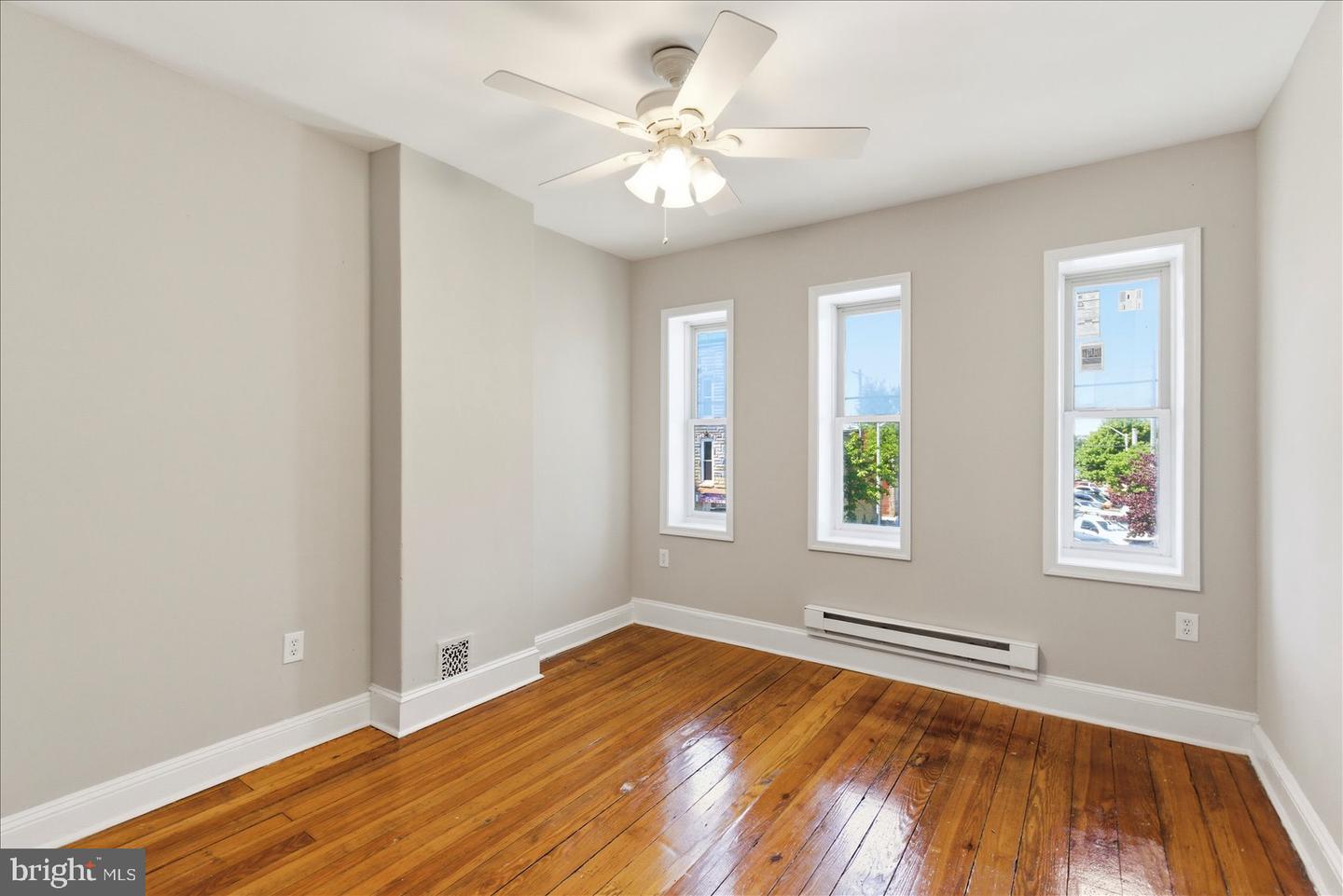 1208 W Cross St Property Photo 18