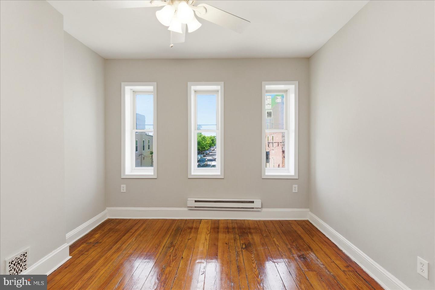 1208 W Cross St Property Photo 21