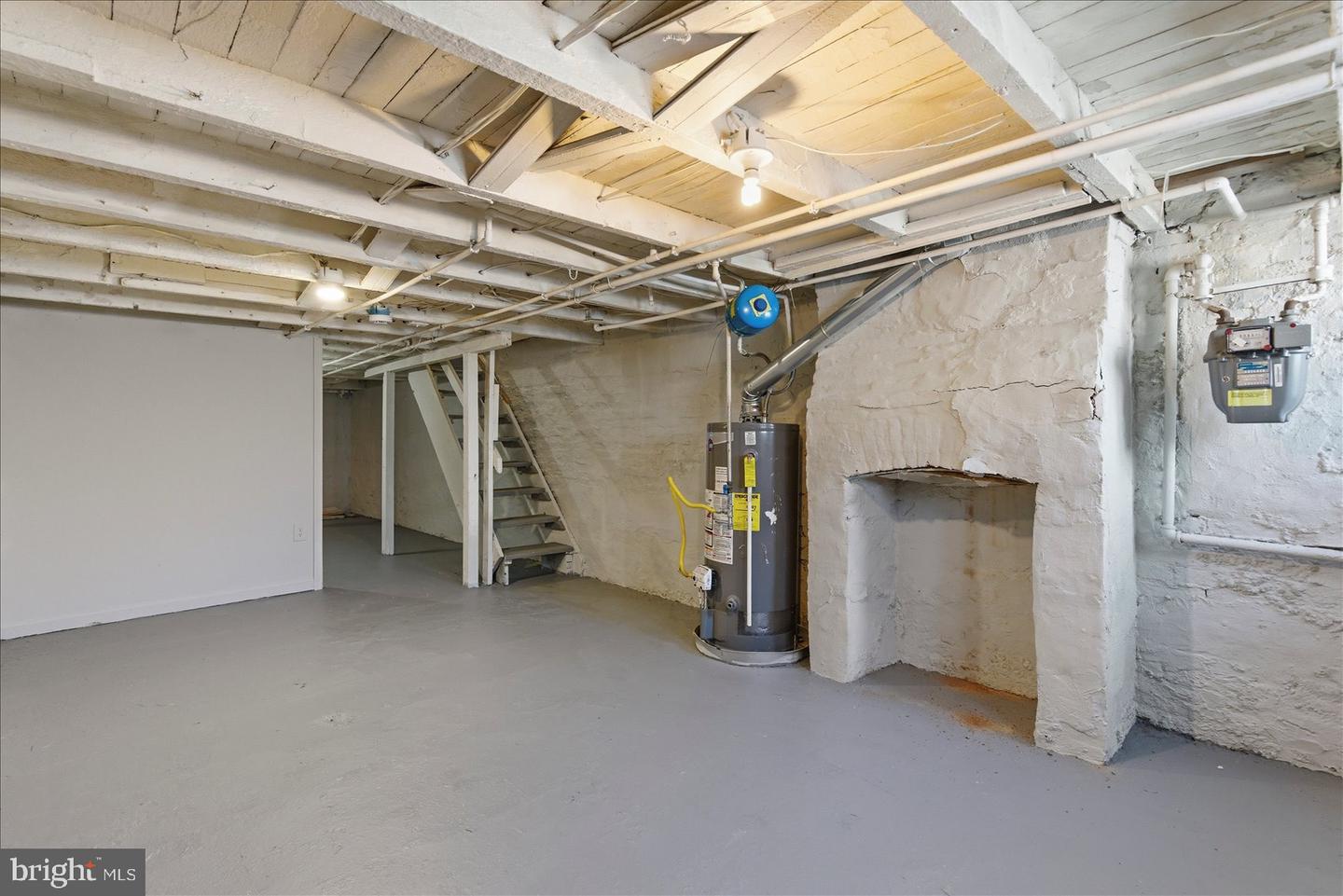 1208 W Cross St Property Photo 27