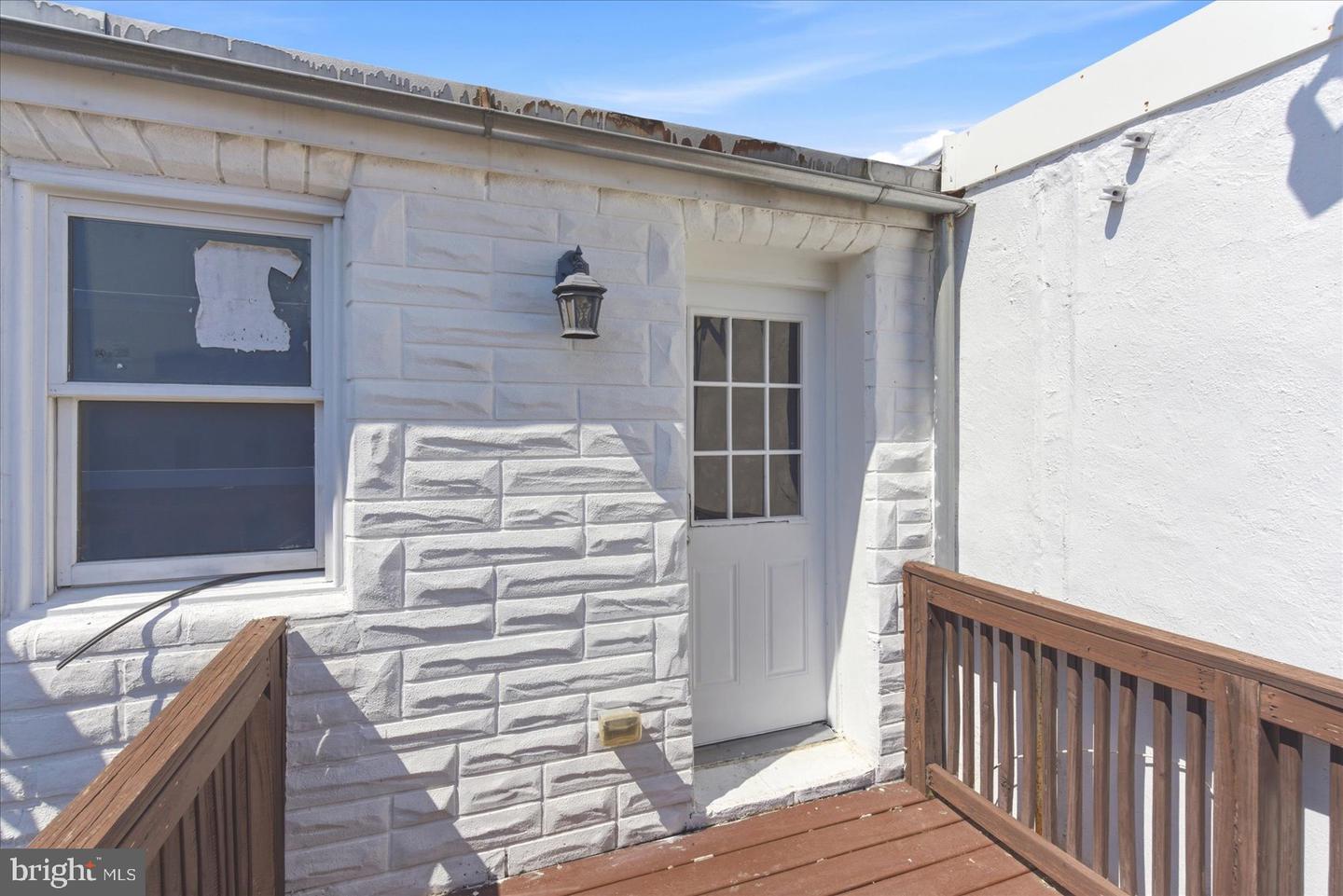 1208 W Cross St Property Photo 29