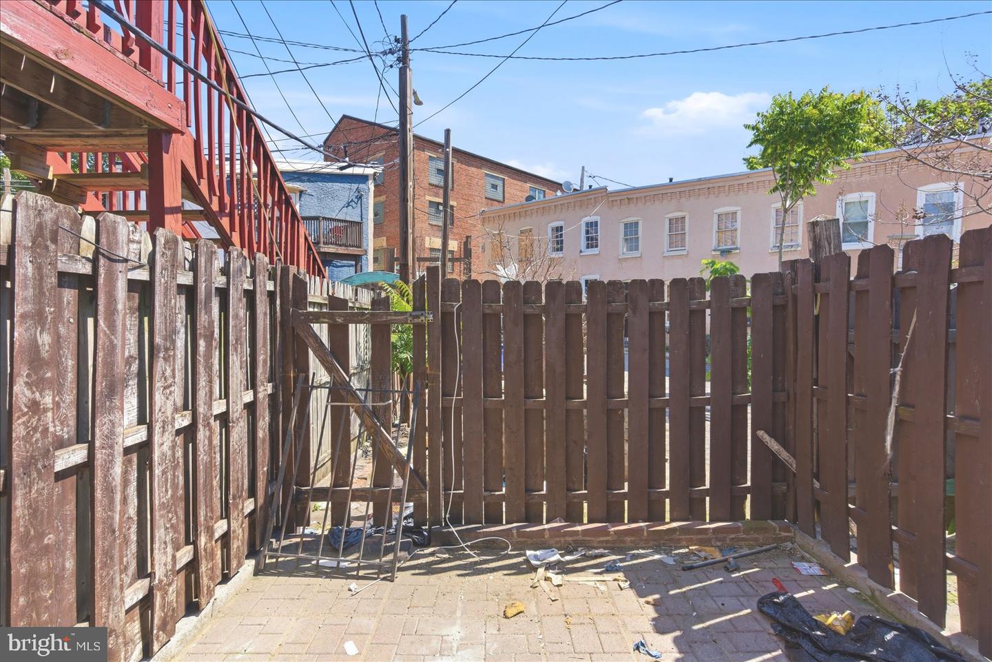 1208 W Cross St Property Photo 30
