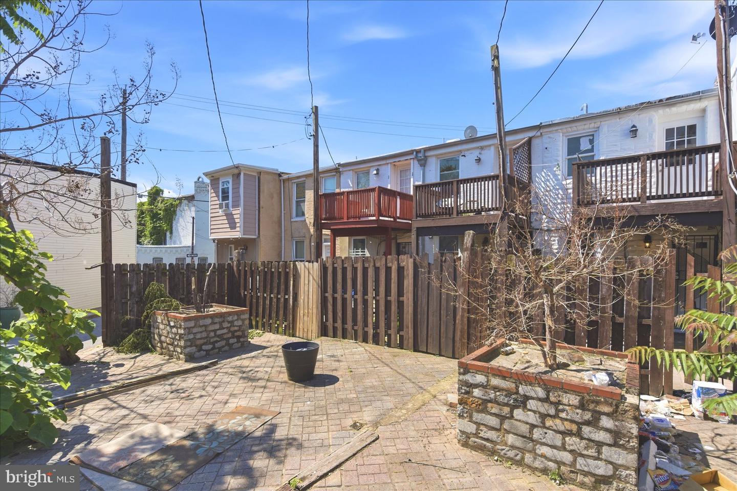 1208 W Cross St Property Photo 31