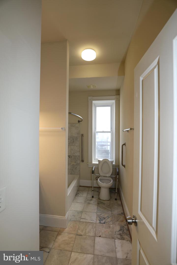 1812 Guilford Ave Property Photo 10