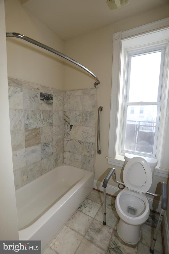 1812 Guilford Ave Property Photo 12