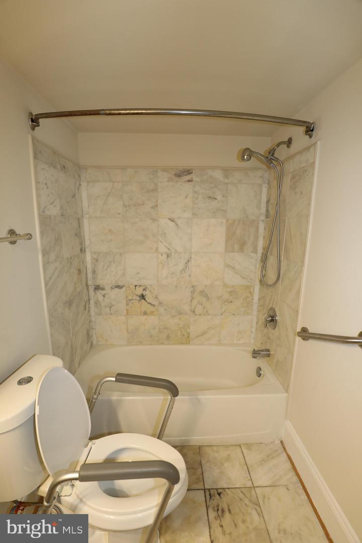 1812 Guilford Ave Property Photo 25