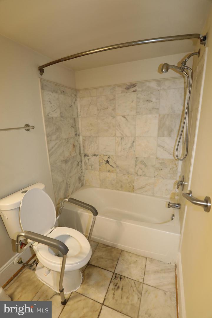 1812 Guilford Ave Property Photo 39
