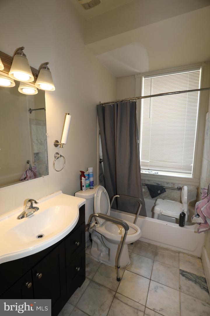1812 Guilford Ave Property Photo 57