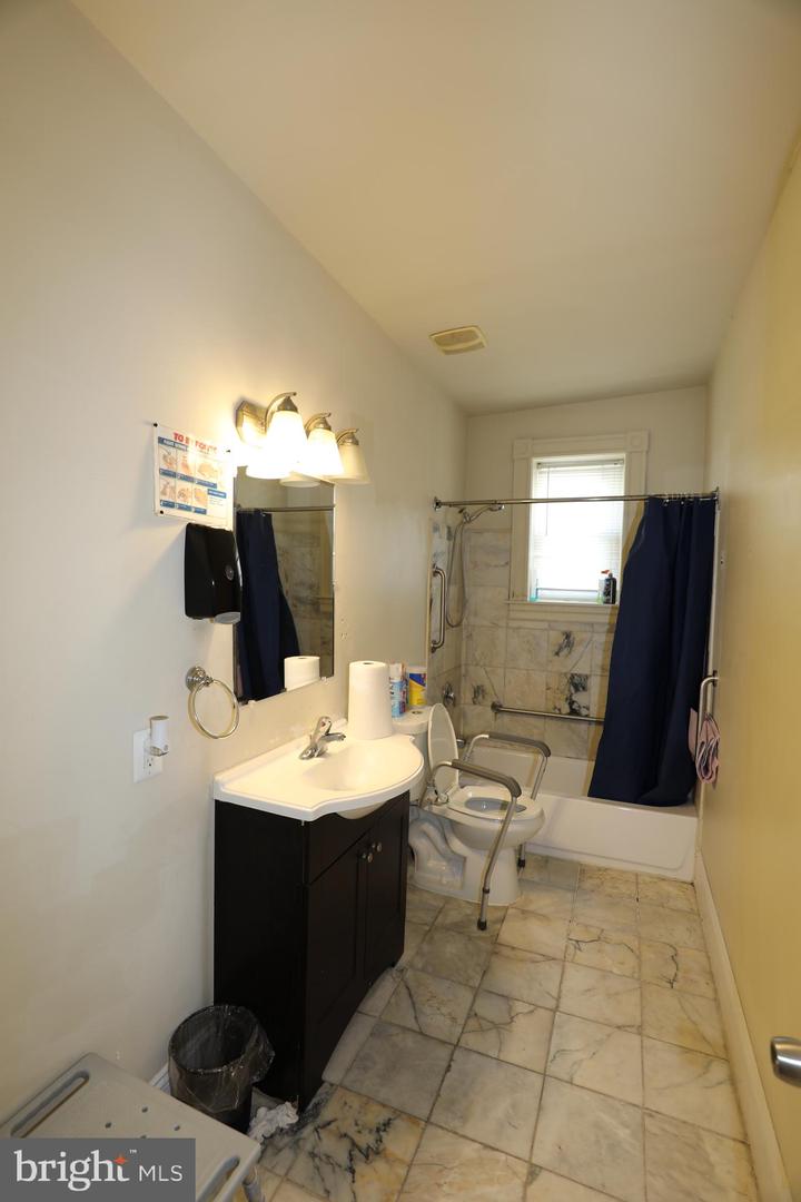 1812 Guilford Ave Property Photo 71