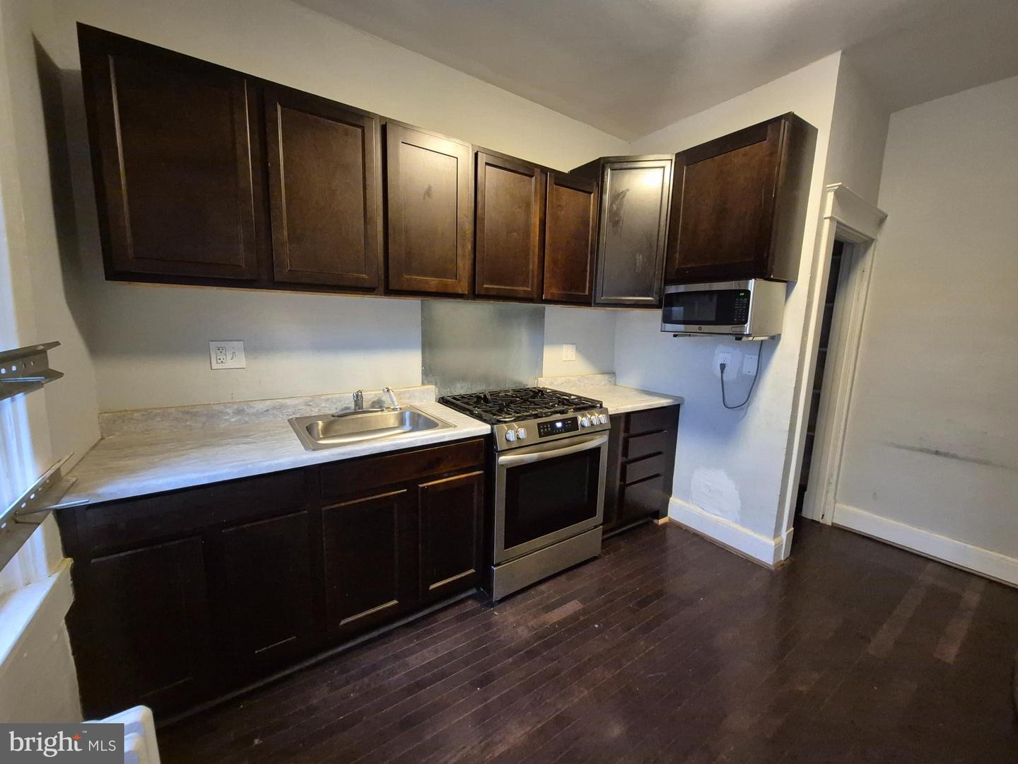 2536 W Lafayette Ave Property Photo 2