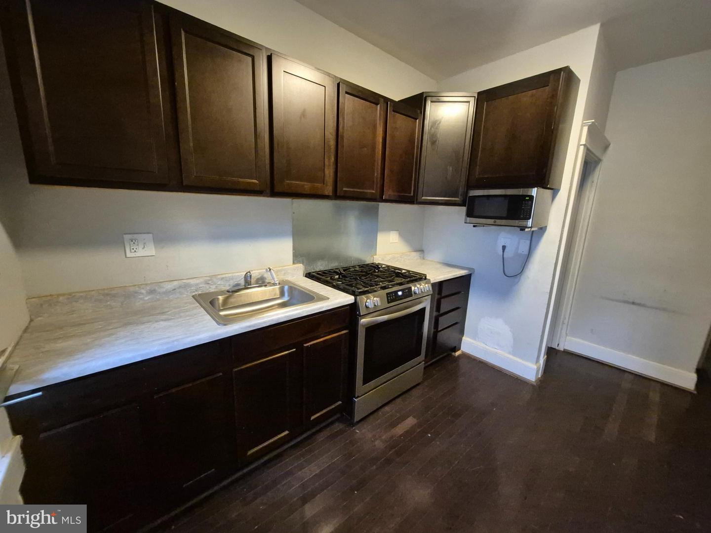 2536 W Lafayette Ave Property Photo 4