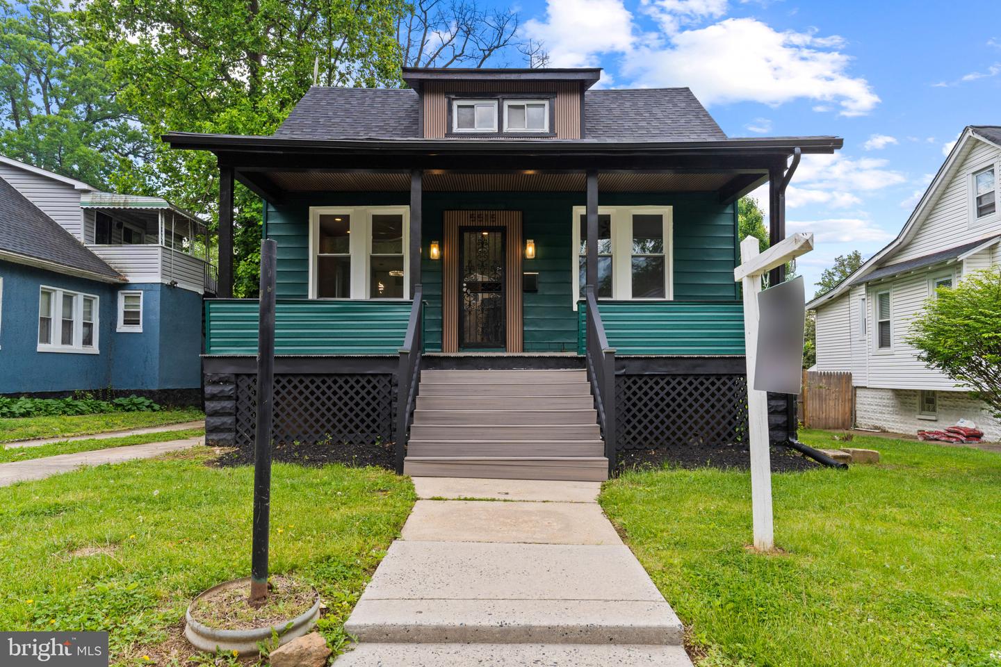 5515 STONINGTON AVE Property Photo 1