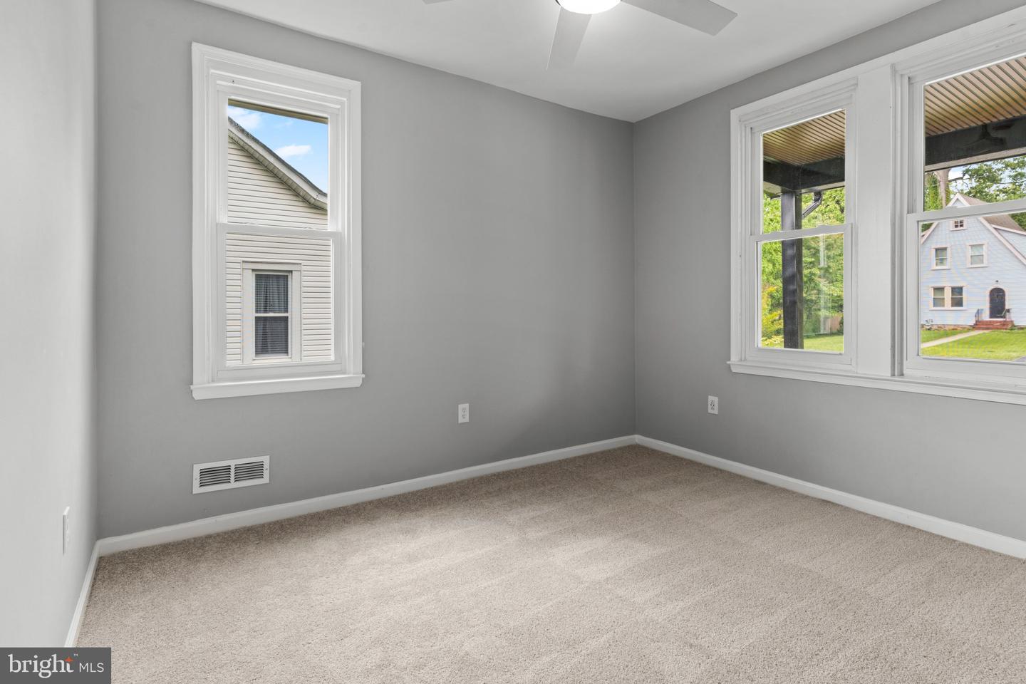 5515 Stonington Ave Property Photo 16