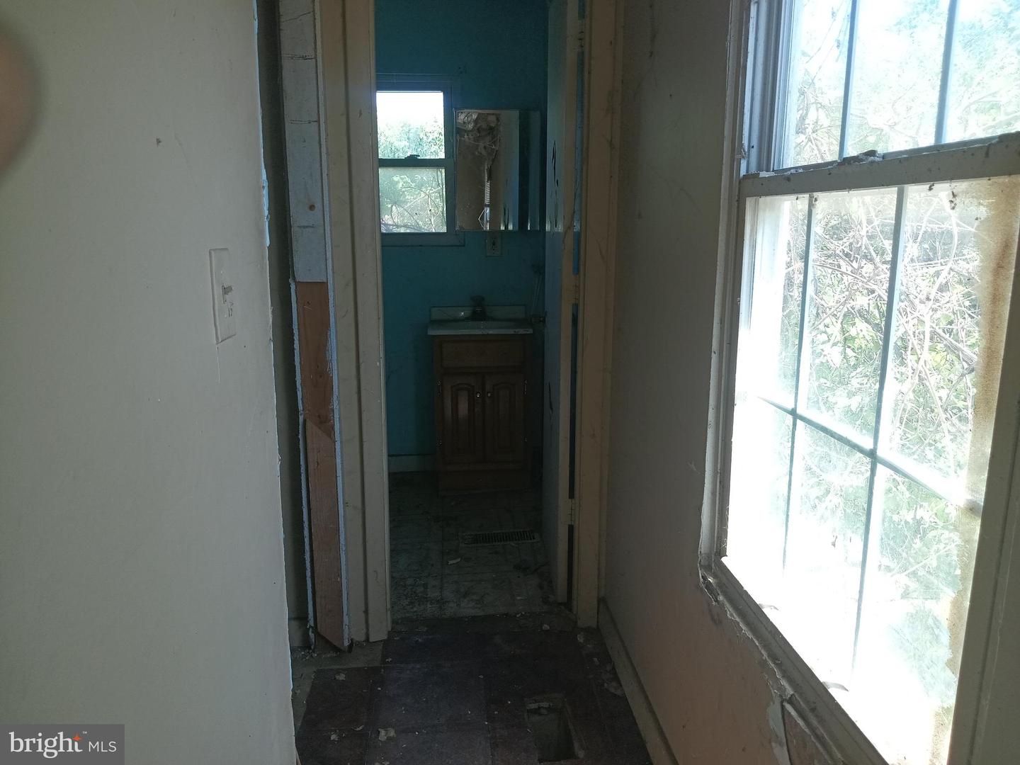 407 Font Hill Ave Property Photo 7