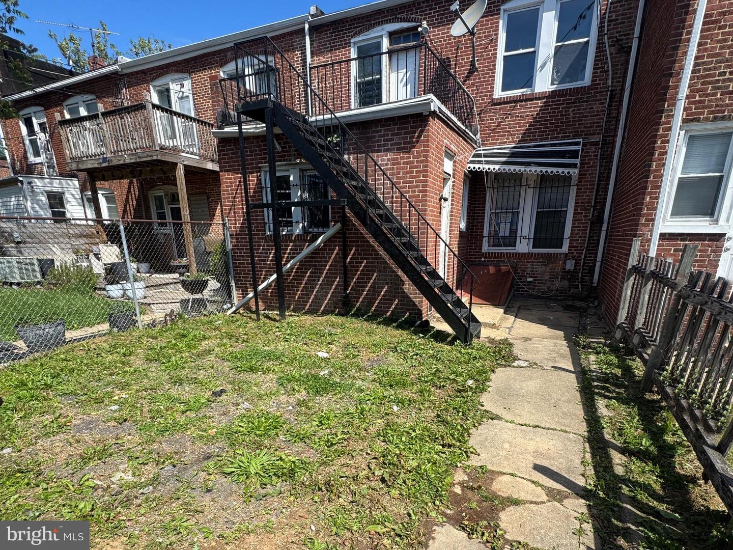 1805 E 33rd St Property Photo 3