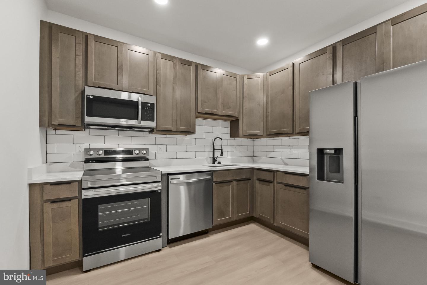 2117 Clifton Ave Property Photo 1