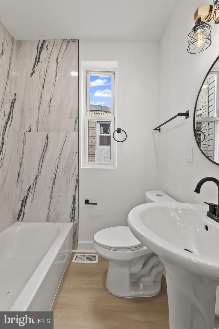 2117 Clifton Ave Property Photo 16