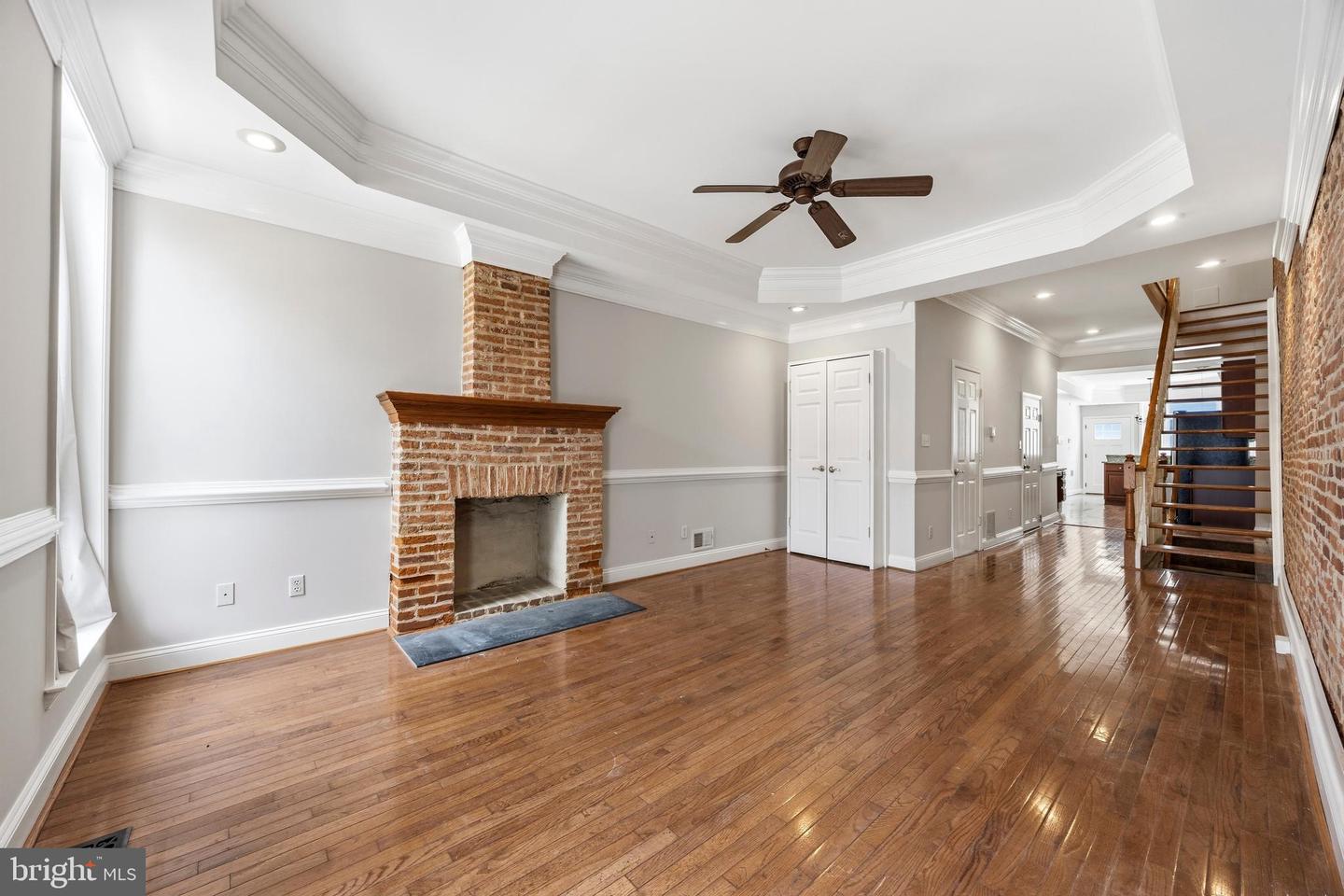 109 Fort Ave W Property Photo 3