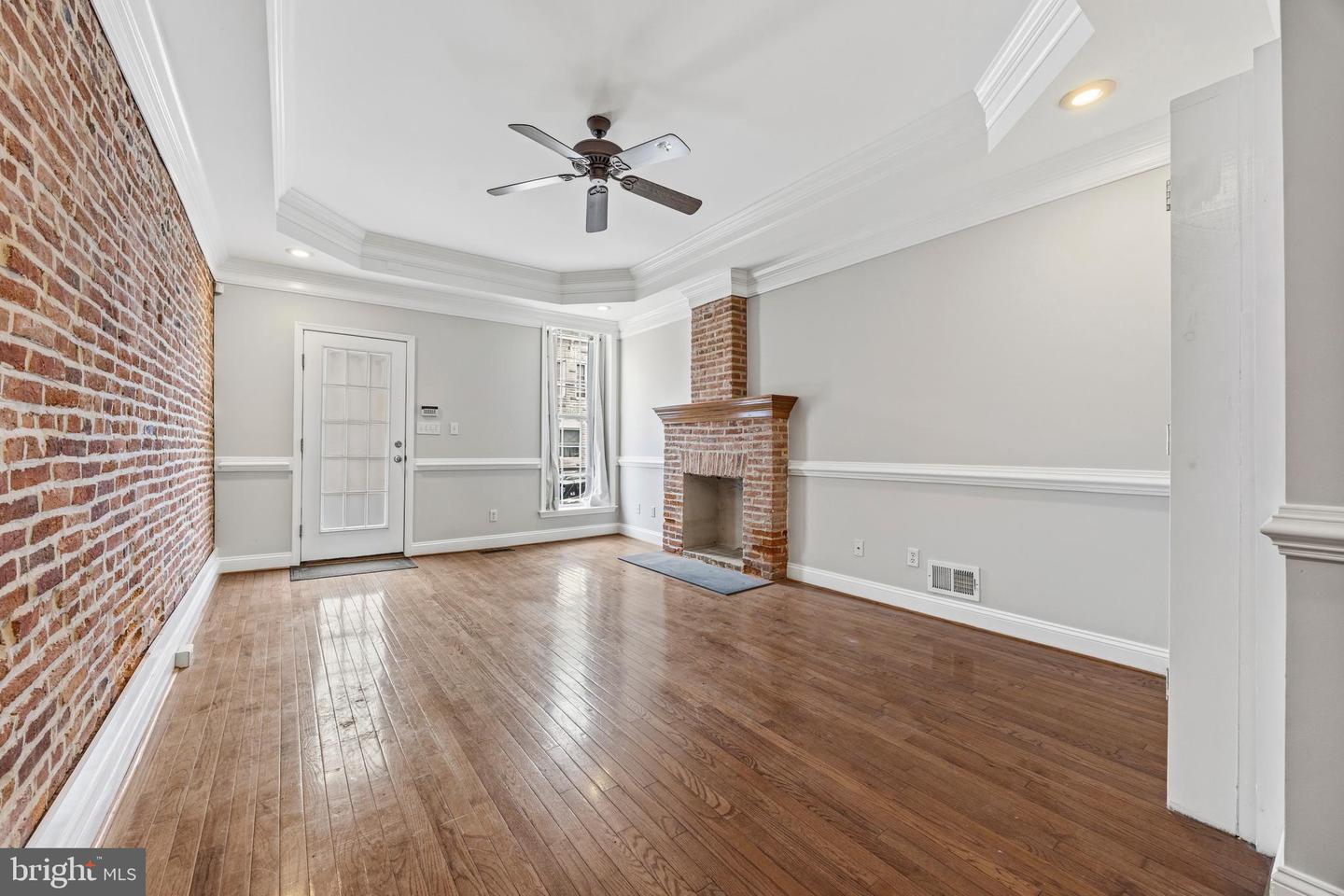 109 Fort Ave W Property Photo 4