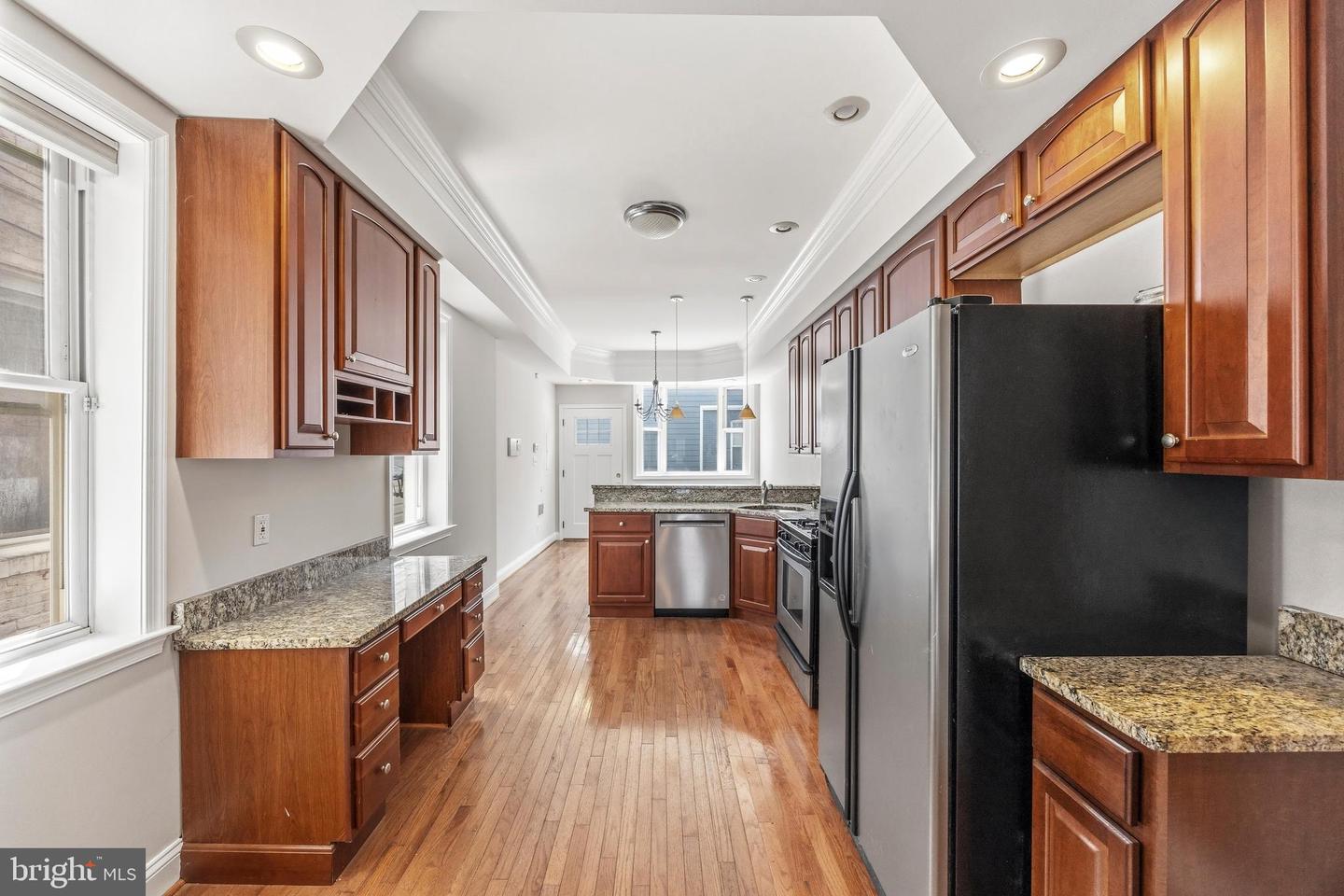 109 Fort Ave W Property Photo 5